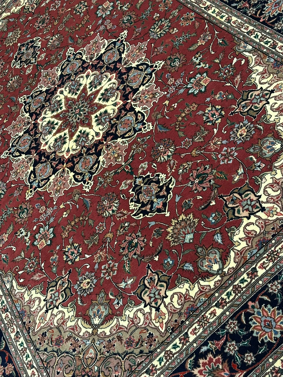 Orientteppich handgeknüpft Täbriz 245x170 cm
