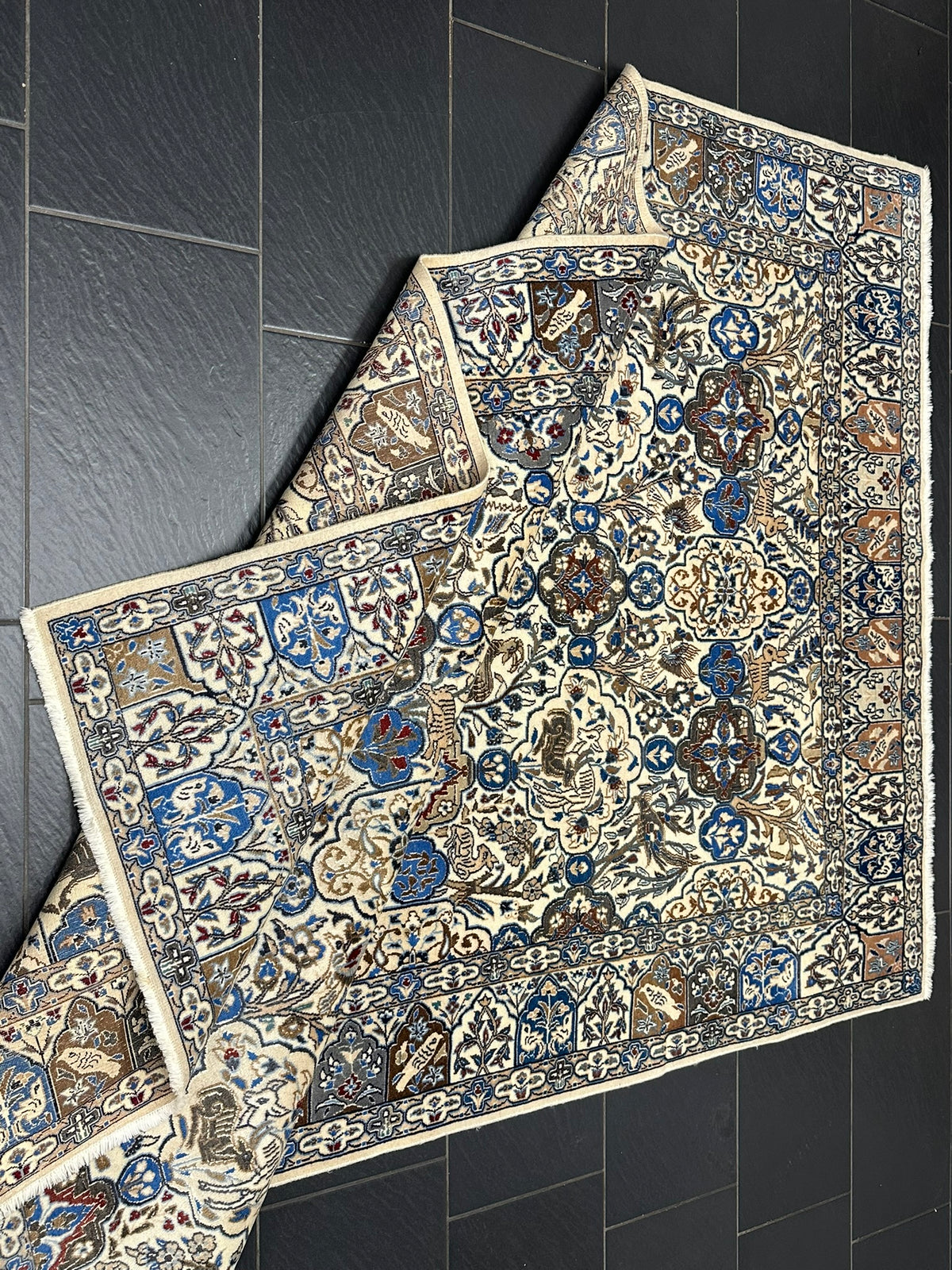 Orientteppich handgeknüpft Nain mit Seide 270x170 cm