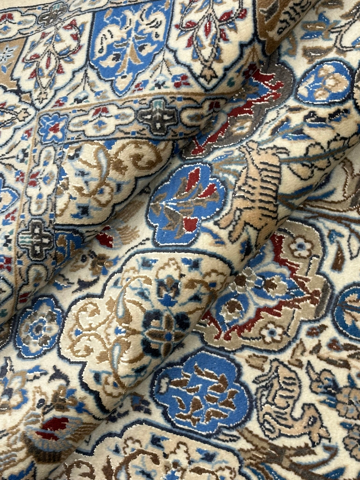 Orientteppich handgeknüpft Nain mit Seide 270x170 cm