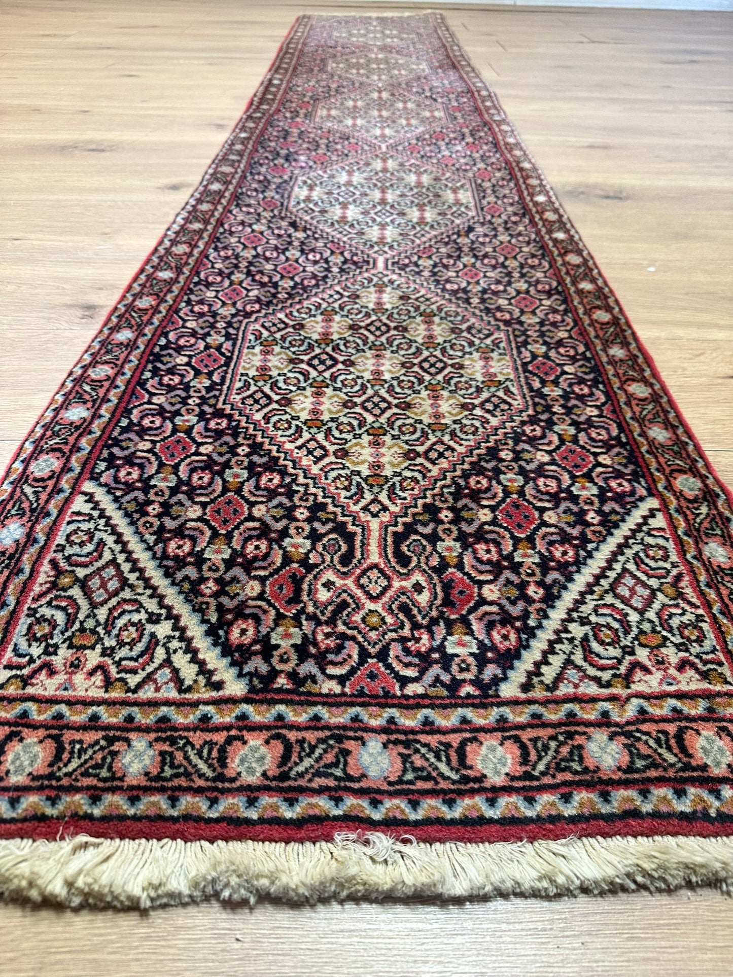 Orientteppich handgeknüpft Senneh Bidjar Läufer 285x50 cm
