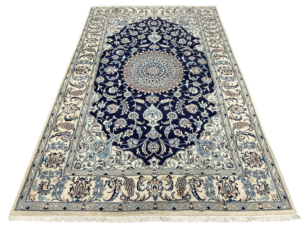 Orientteppich handgeknüpft Nain mit Seide 310x200 cm