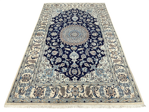 Orientteppich handgeknüpft Nain mit Seide 310x200 cm