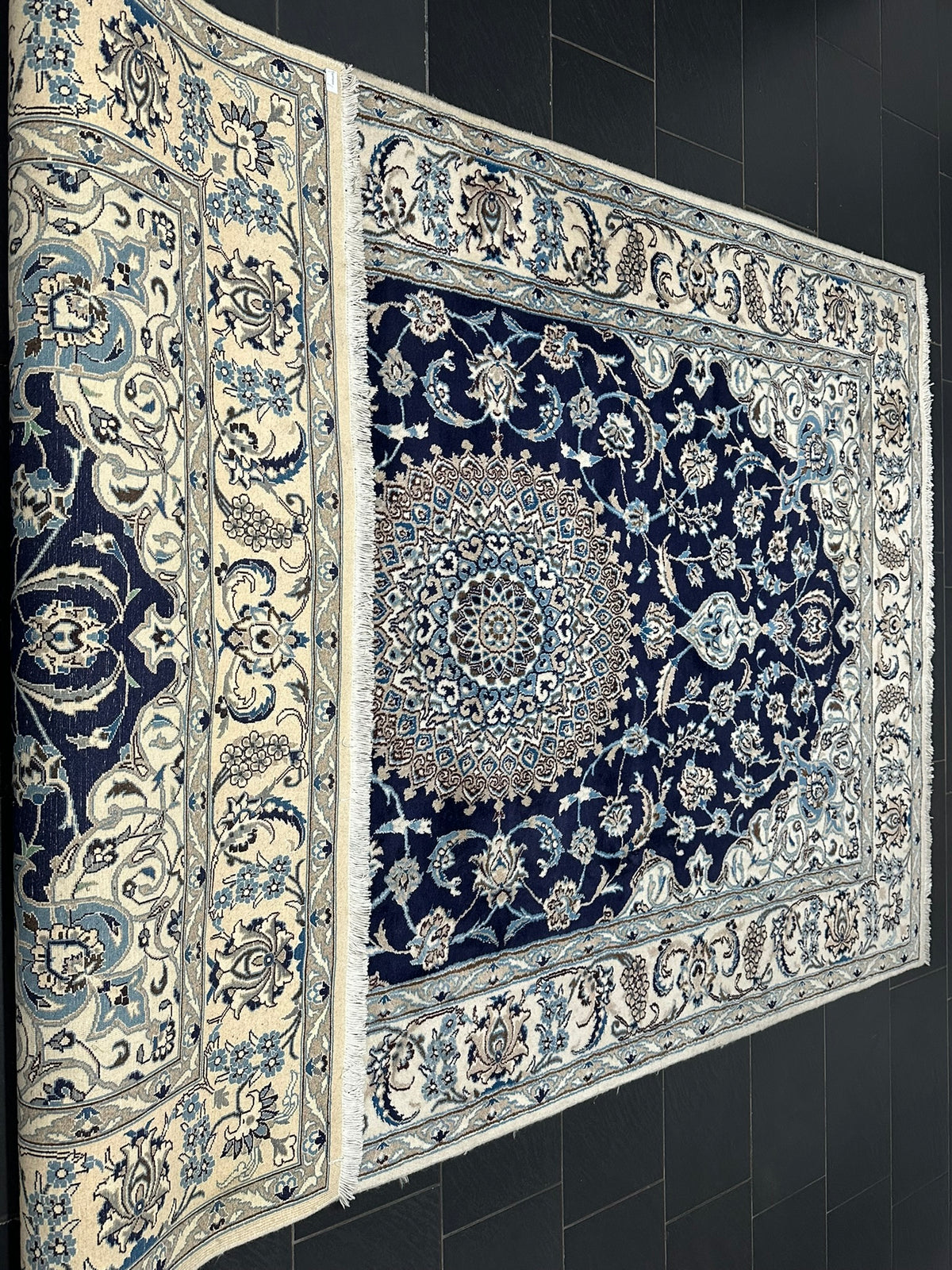 Orientteppich handgeknüpft Nain mit Seide 310x200 cm