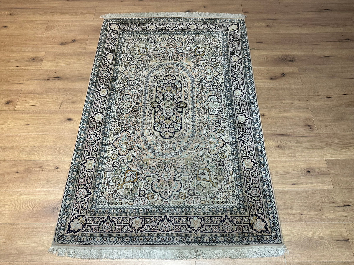 Orientteppich handgeknüpft Kaschmir Ghom Seide 190x122 cm