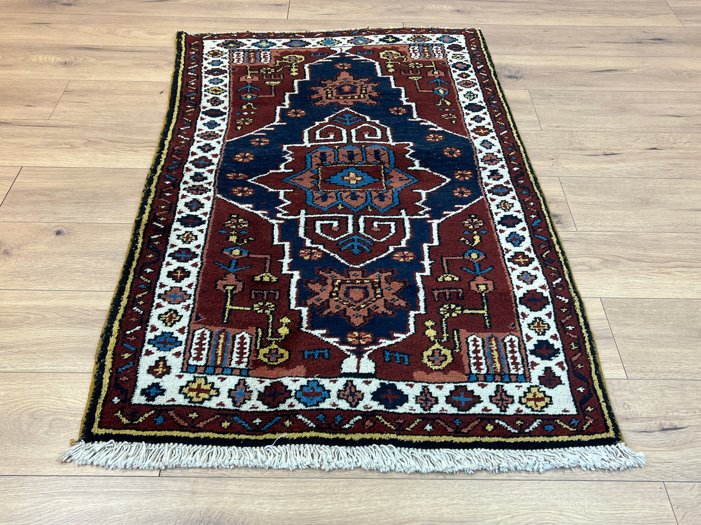 Handgeknüpfter Perser Orientteppich - Bachtiar 92x145 cm