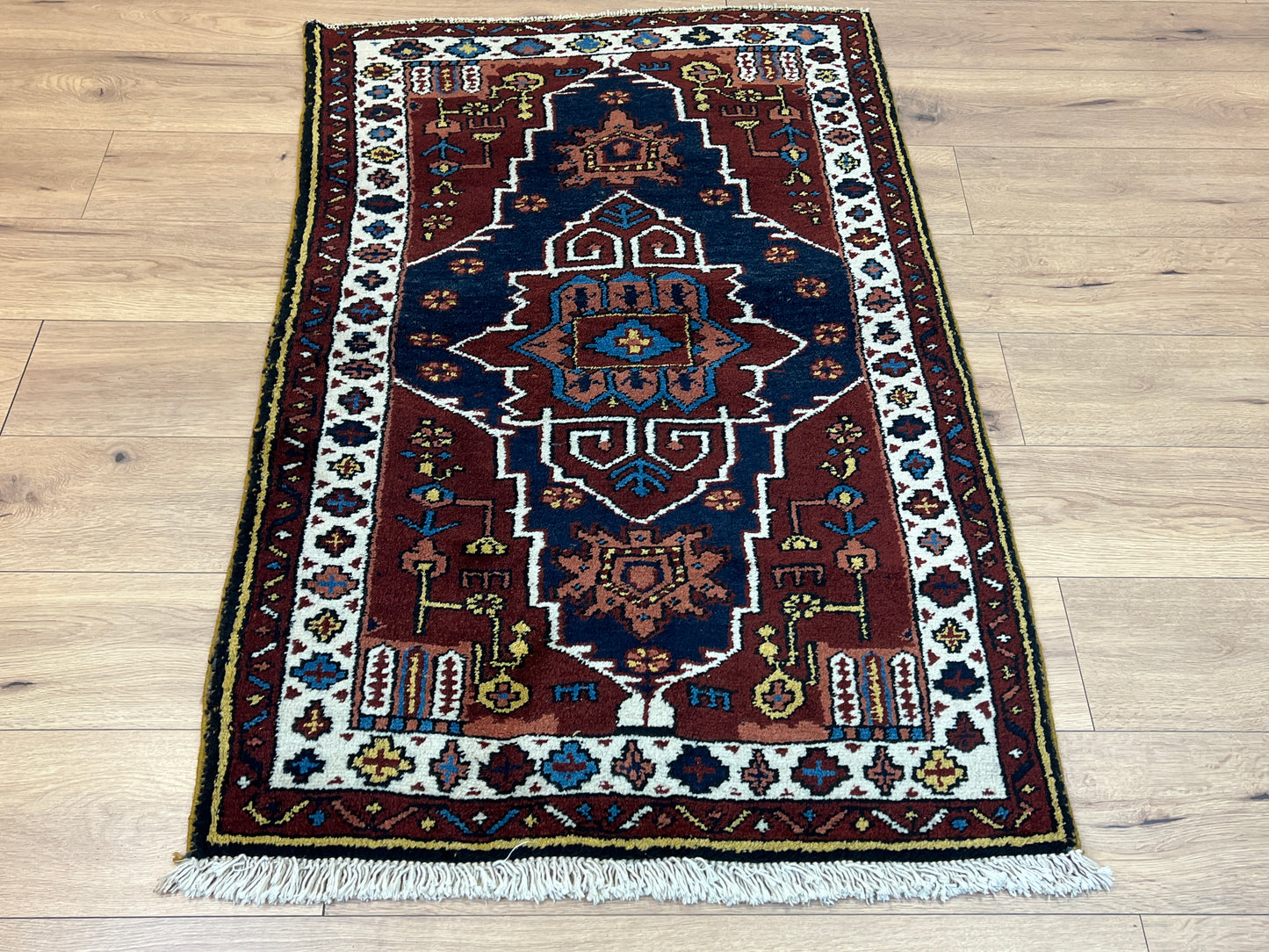 Handgeknüpfter Perser Orientteppich - Bachtiar 92x145 cm