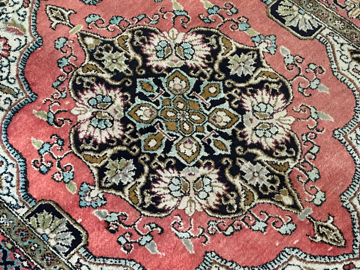 Orientteppich handgeknüpft Ghom Seide auf Seide 130x82 cm