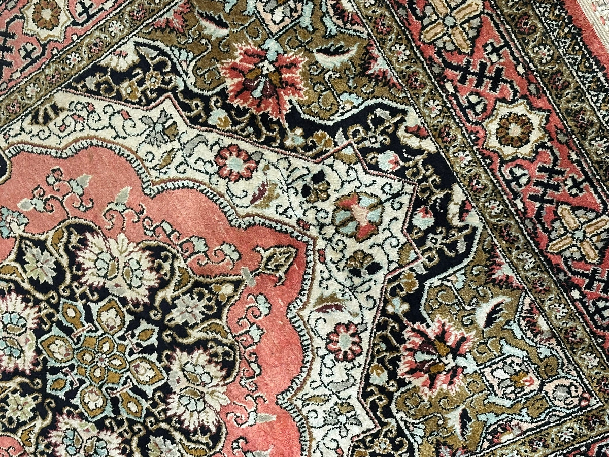 Orientteppich handgeknüpft Ghom Seide auf Seide 130x82 cm