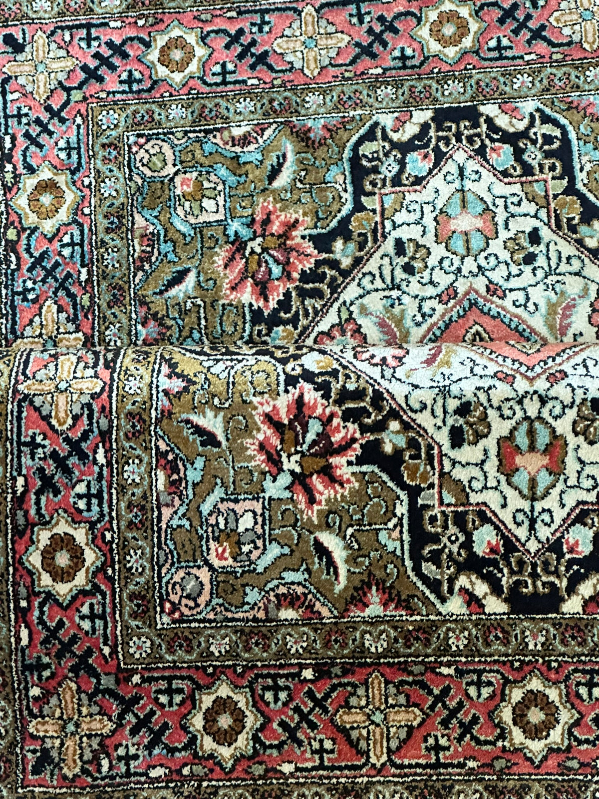 Orientteppich handgeknüpft Ghom Seide auf Seide 130x82 cm
