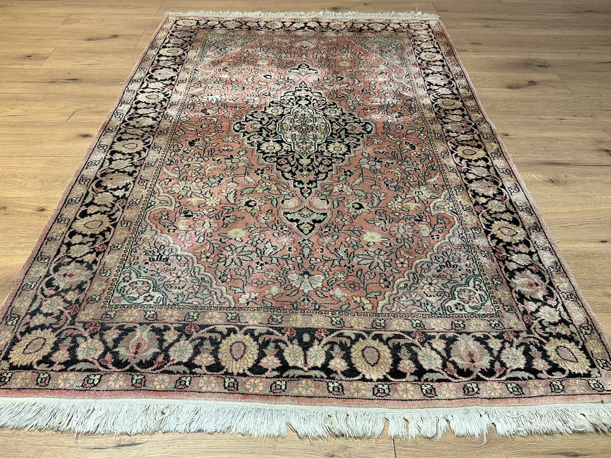 Orientteppich handgeknüpft Kaschmir Ghom Seide 190x125 cm
