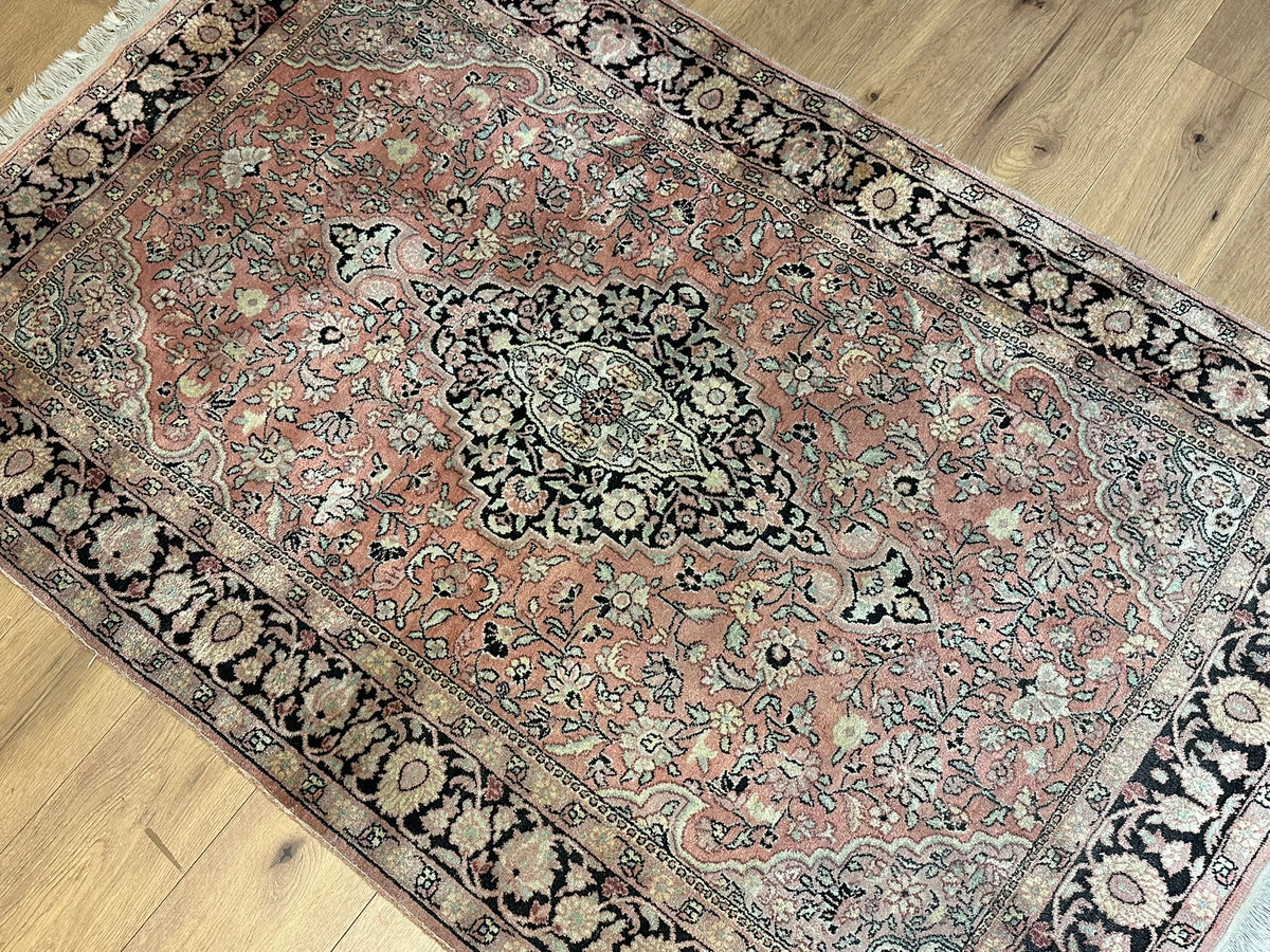 Orientteppich handgeknüpft Kaschmir Ghom Seide 190x125 cm