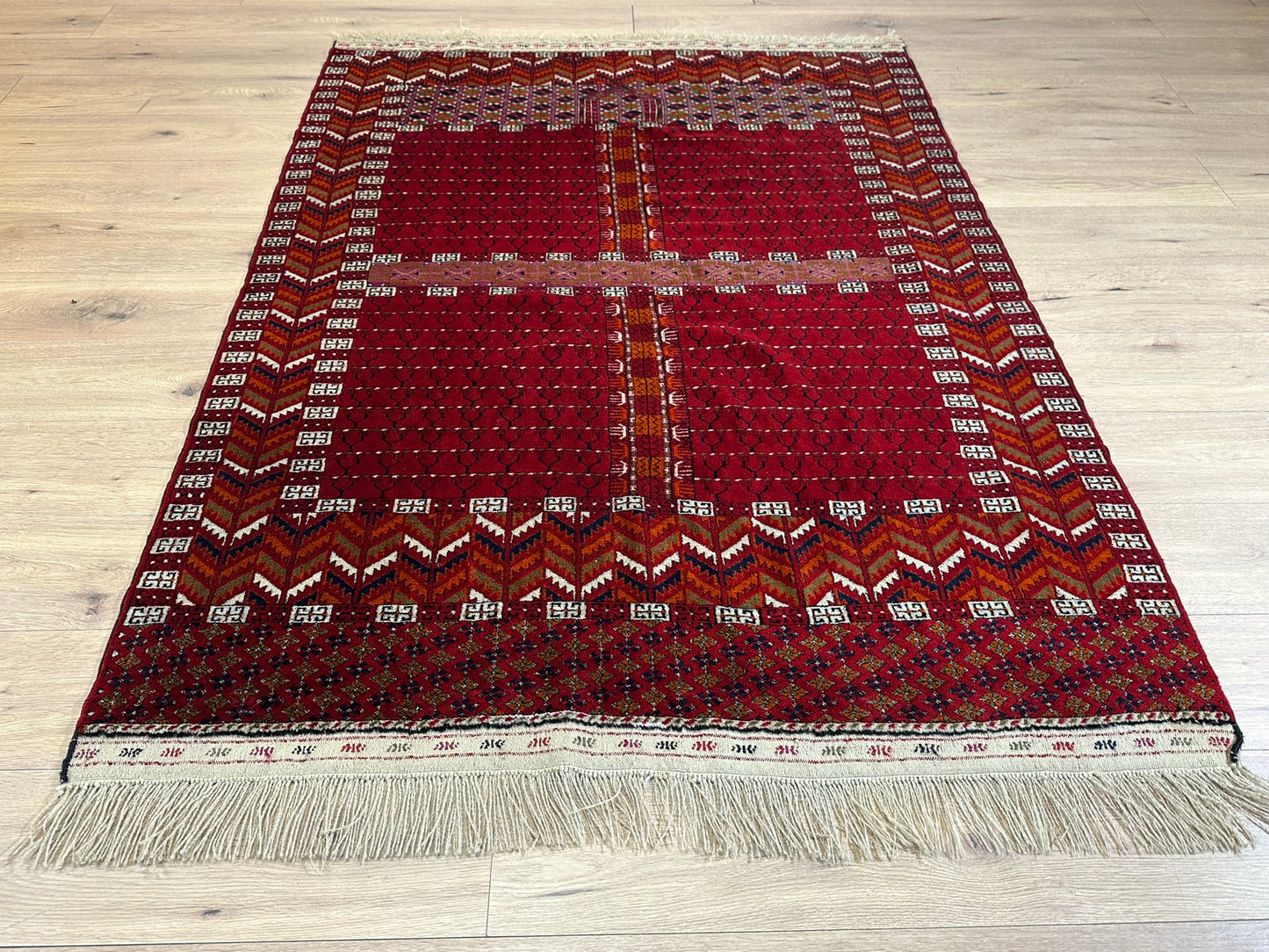 Antik Orientteppich handgeknüpft Jomut Buchara Naturfarben195x135 cm
