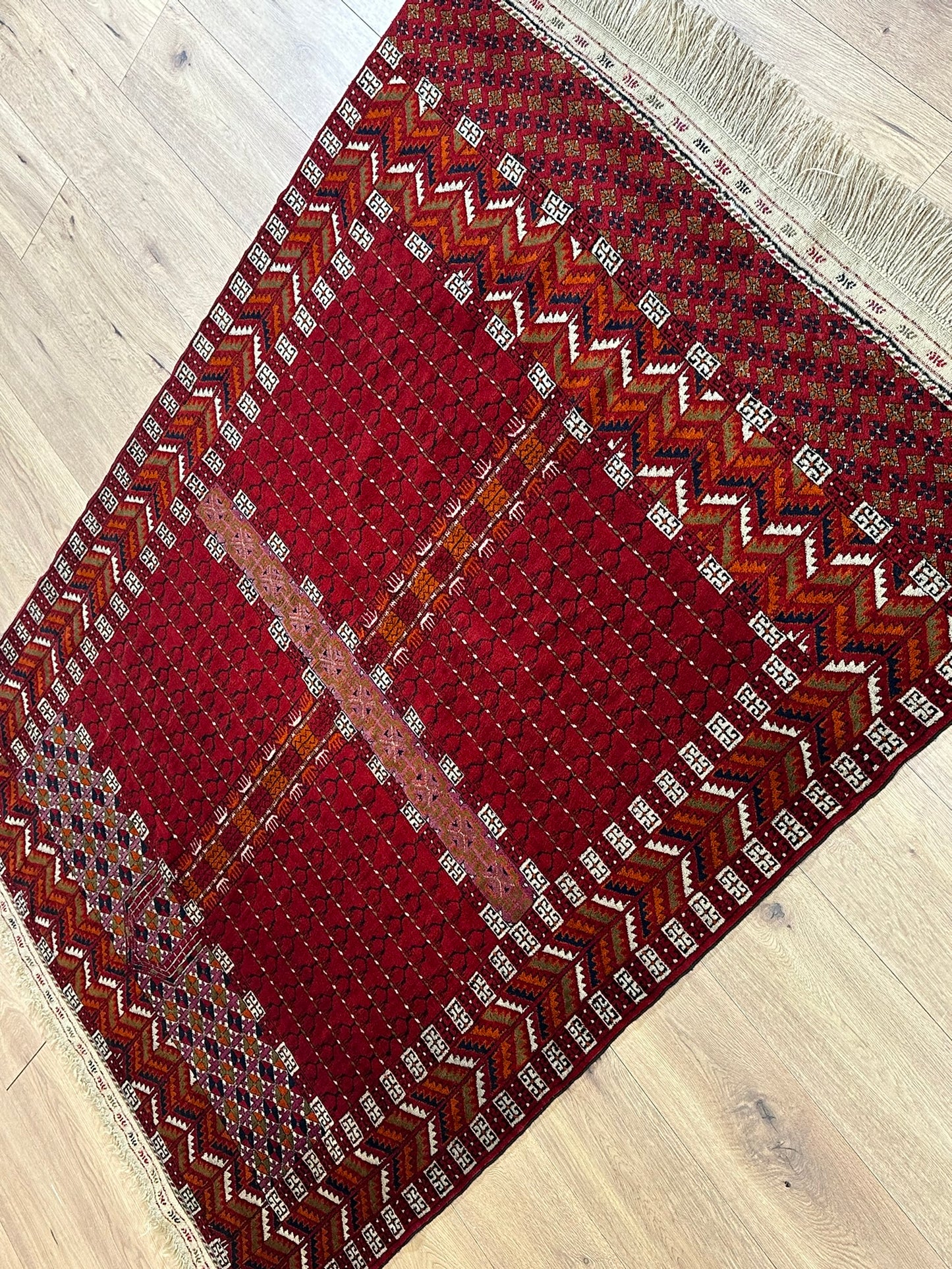 Antik Orientteppich handgeknüpft Jomut Buchara Naturfarben195x135 cm