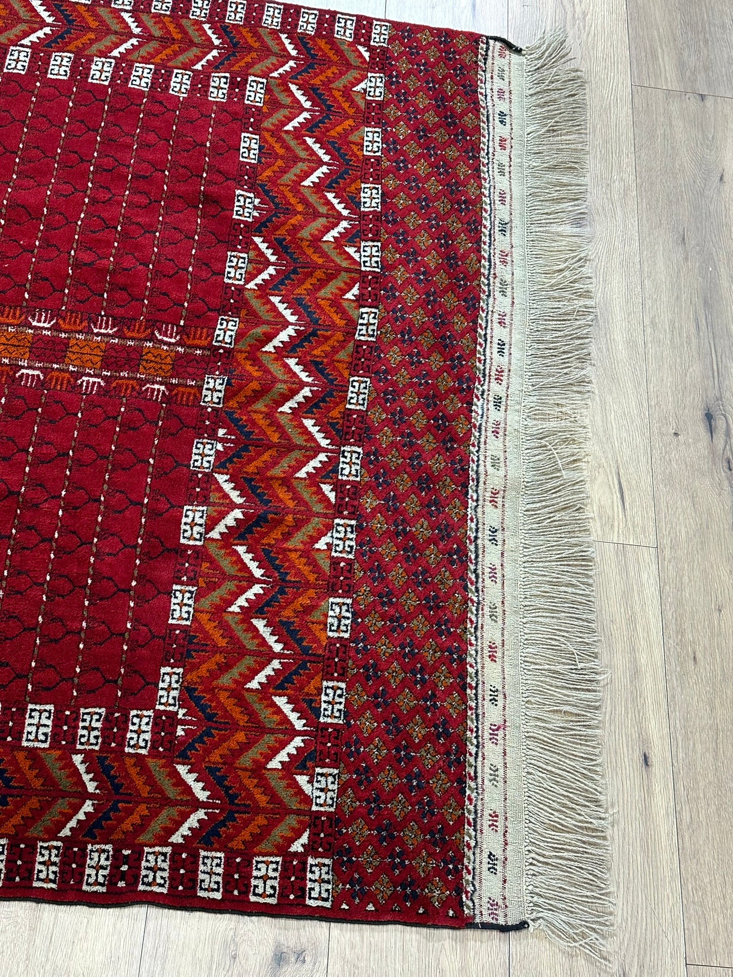 Antik Orientteppich handgeknüpft Jomut Buchara Naturfarben195x135 cm