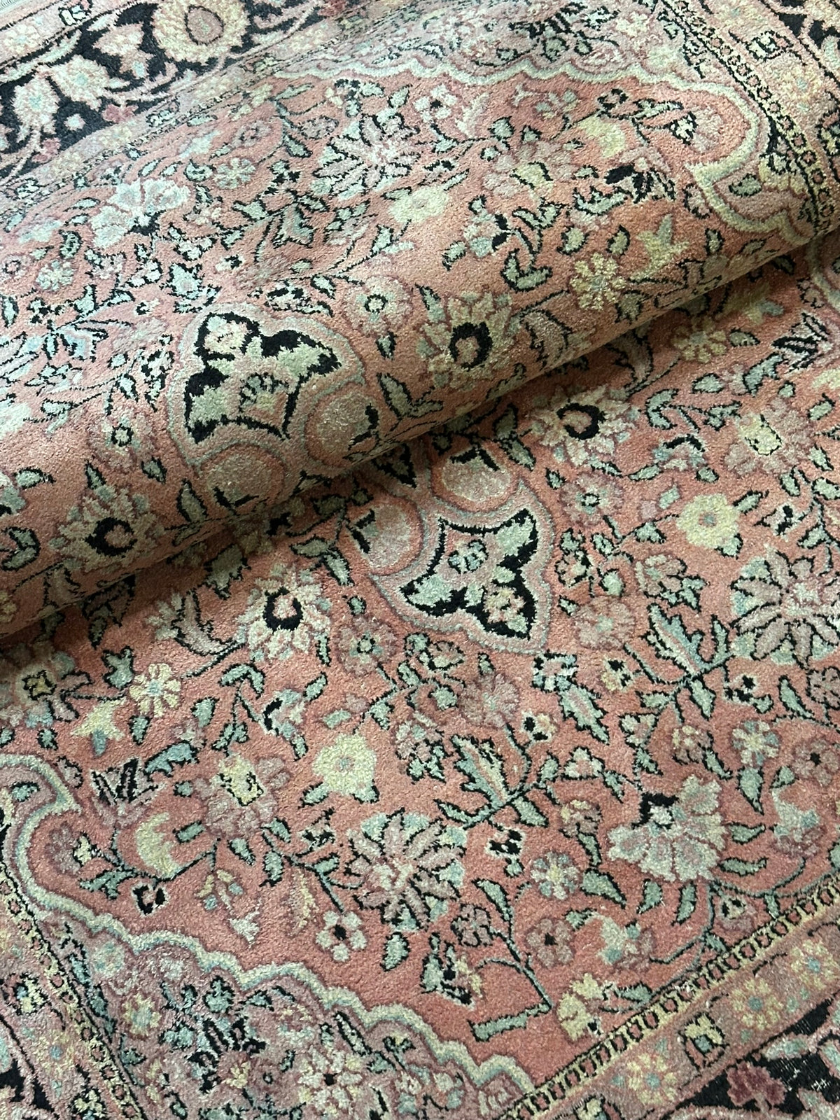 Orientteppich handgeknüpft Kaschmir Ghom Seide 190x125 cm
