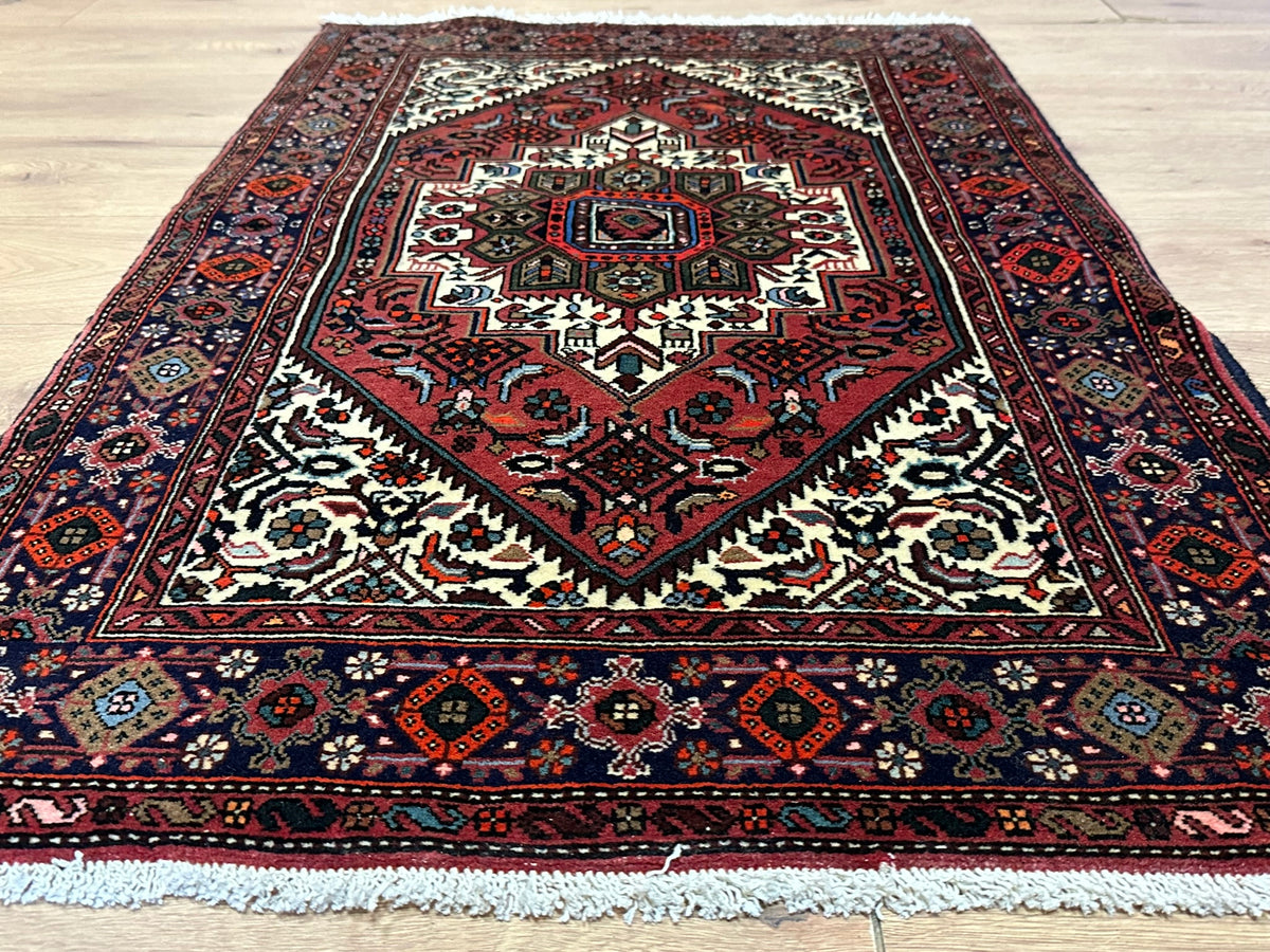 Orientteppich handgeknüpft Bidjar 123x77 cm