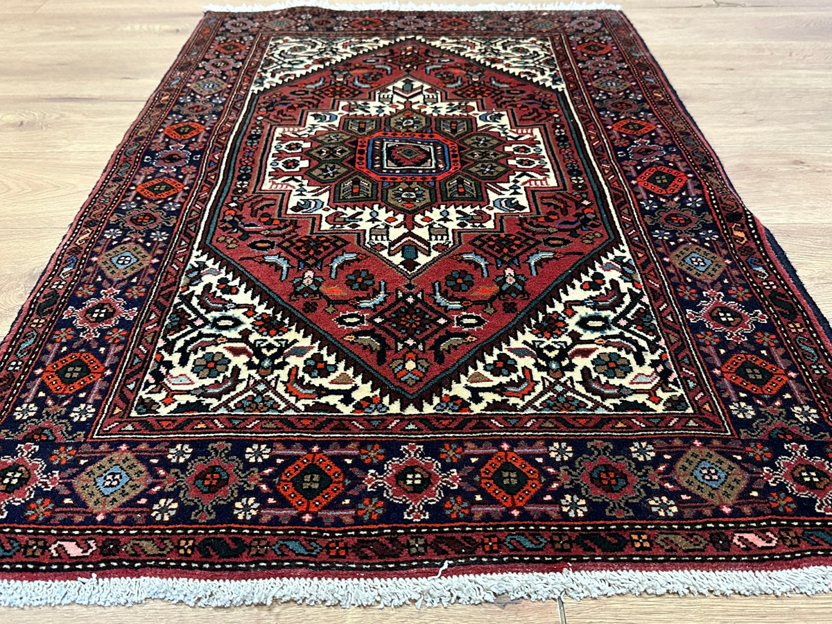 Orientteppich handgeknüpft Bidjar 123x77 cm