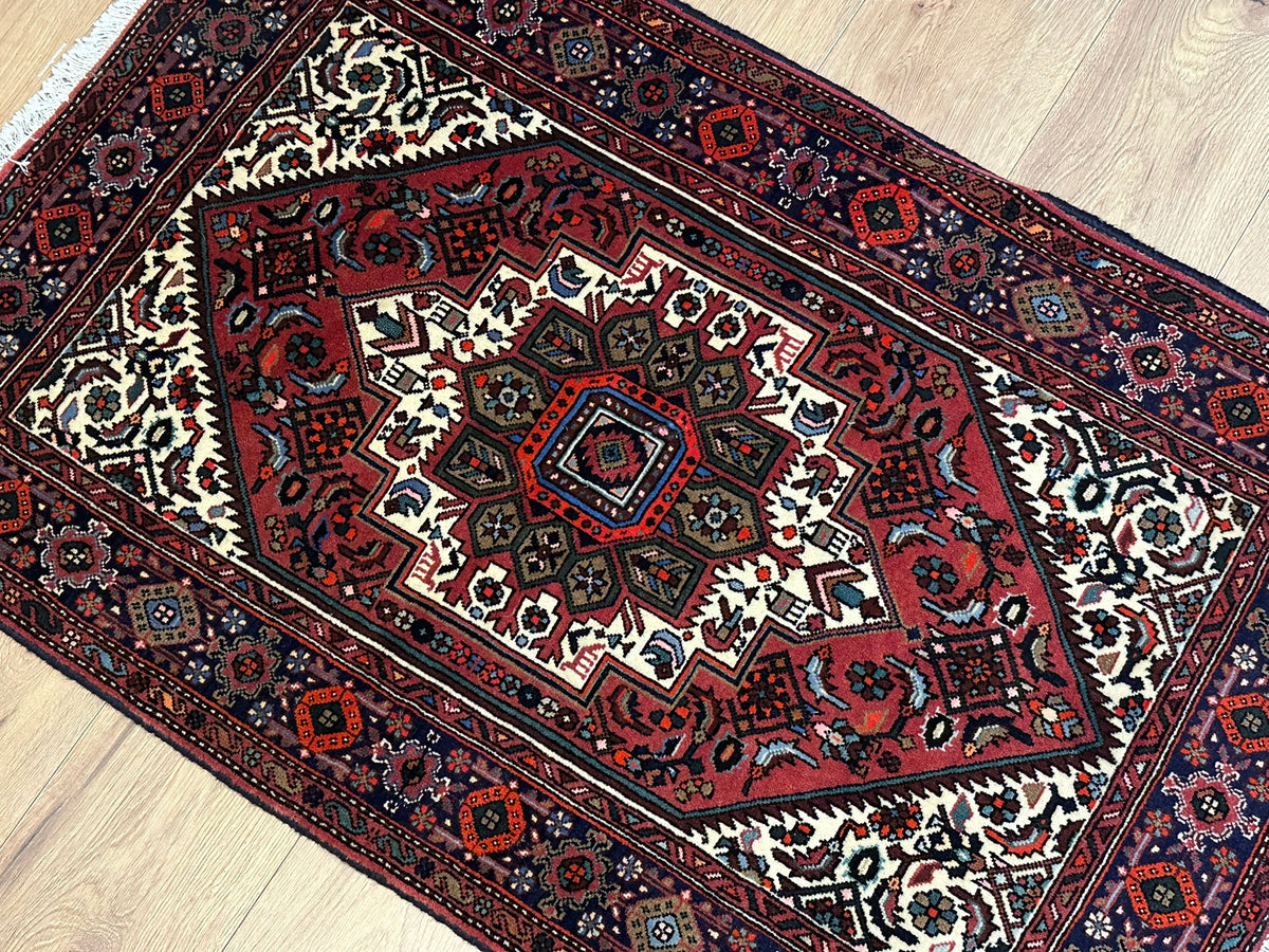 Orientteppich handgeknüpft Bidjar 123x77 cm