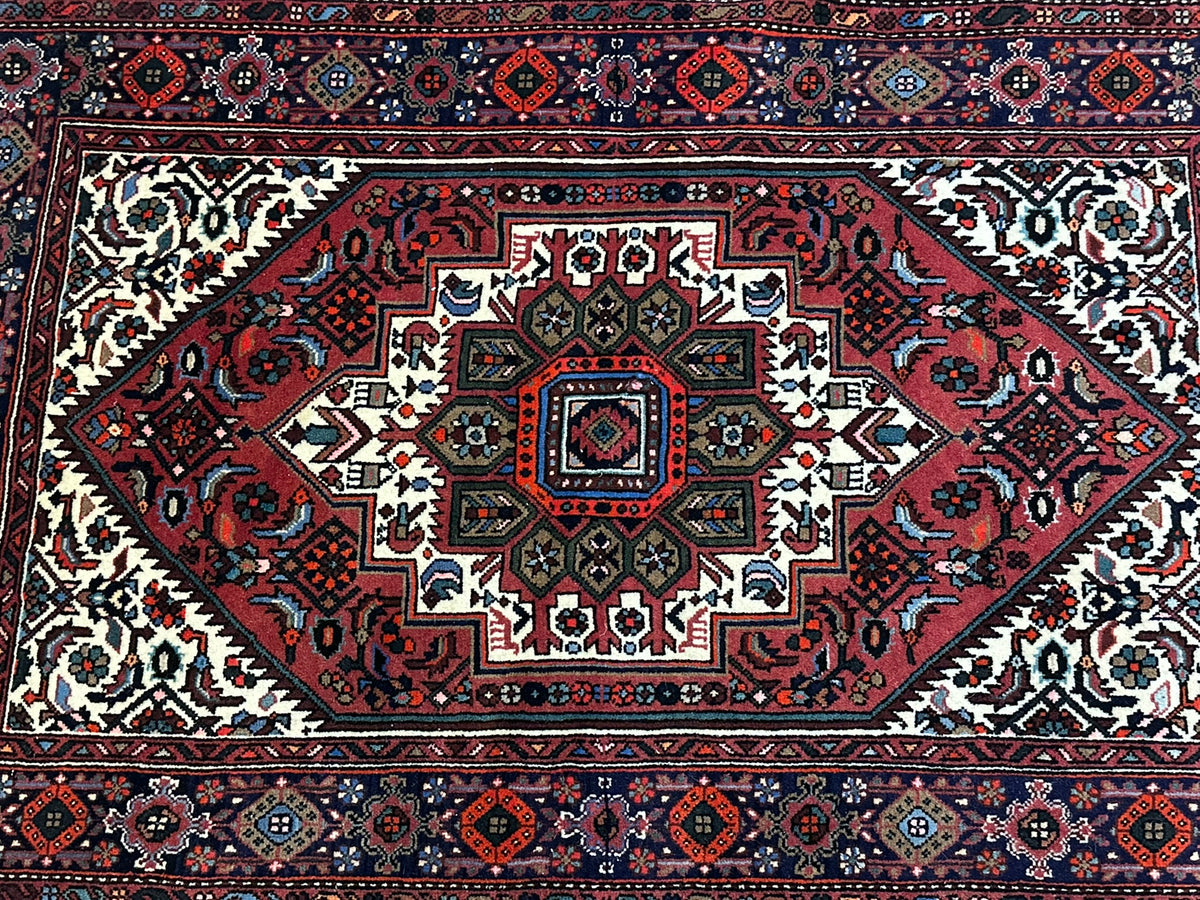 Orientteppich handgeknüpft Bidjar 123x77 cm