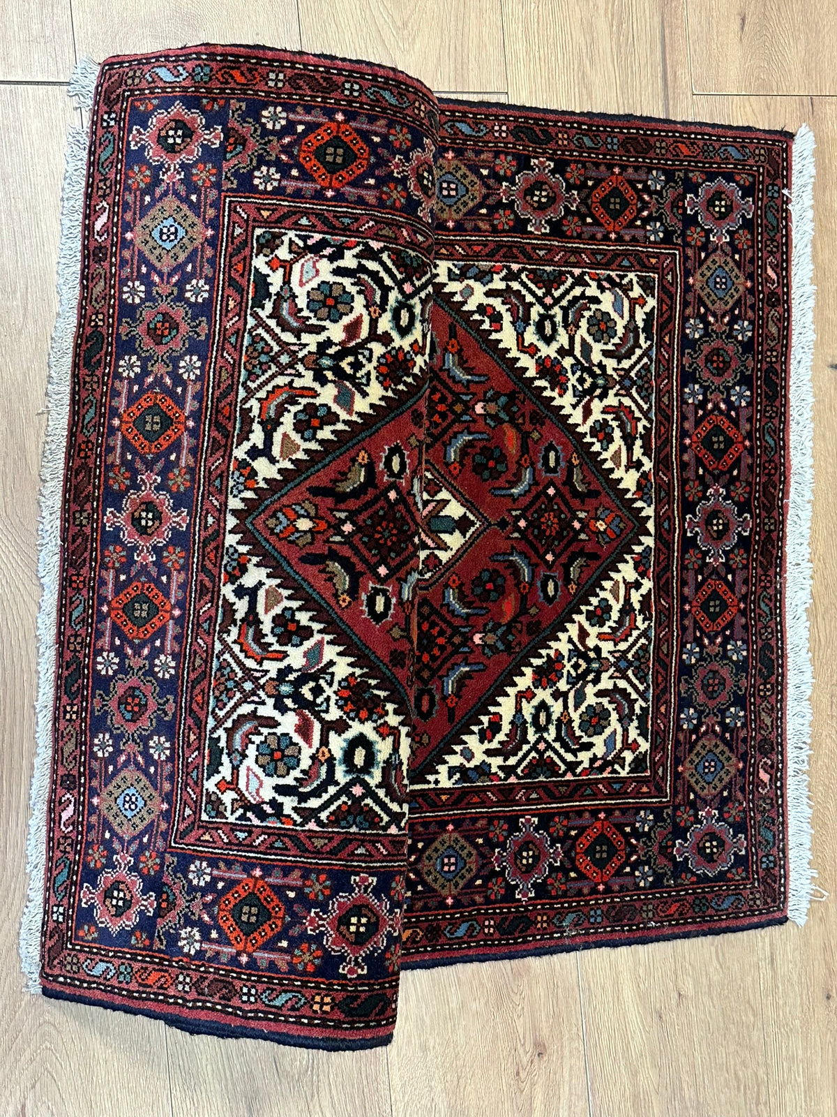 Orientteppich handgeknüpft Bidjar 123x77 cm