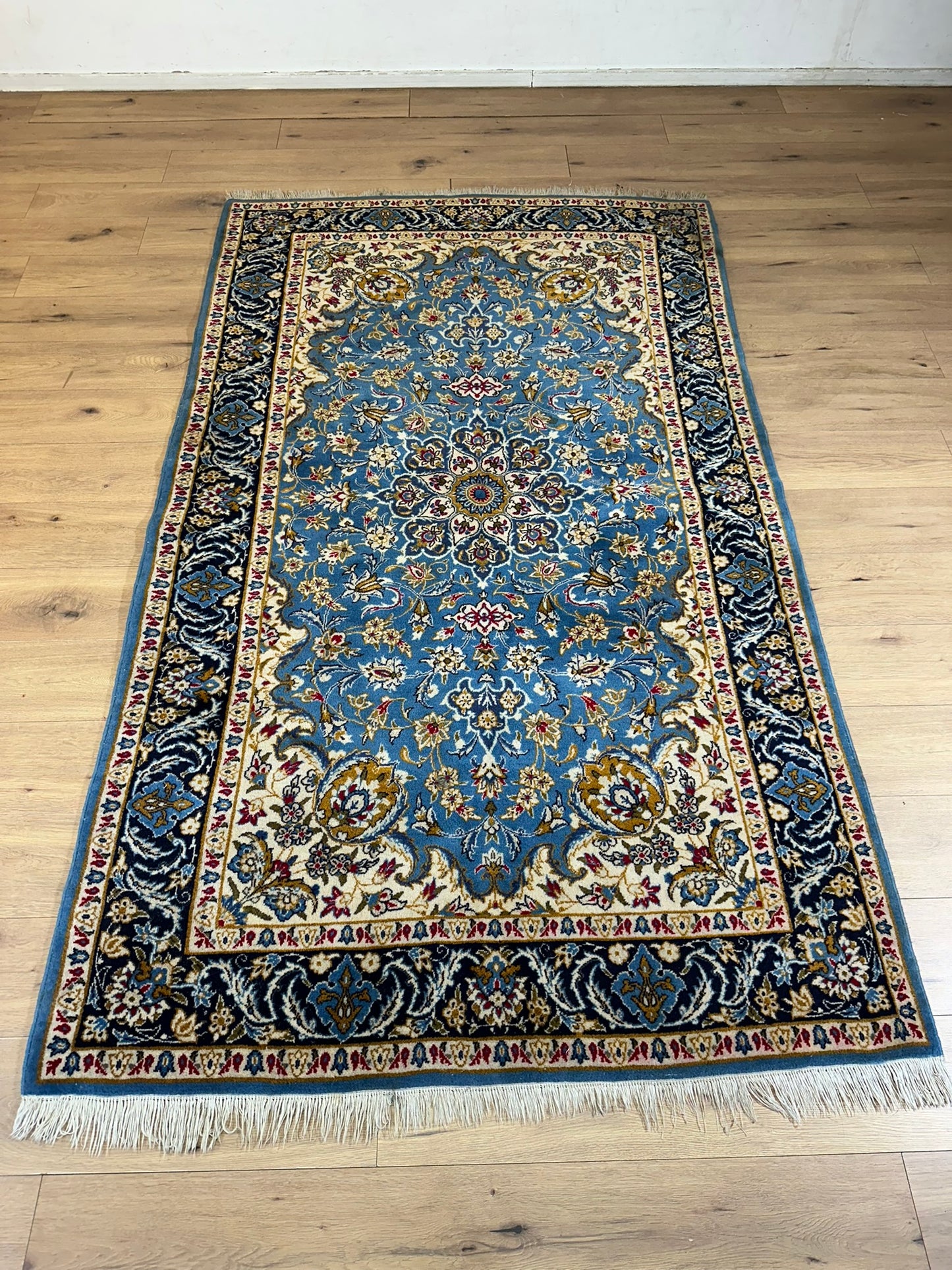 Orientteppich handgeknüpft Isfahan Korkwolle 250x145 cm