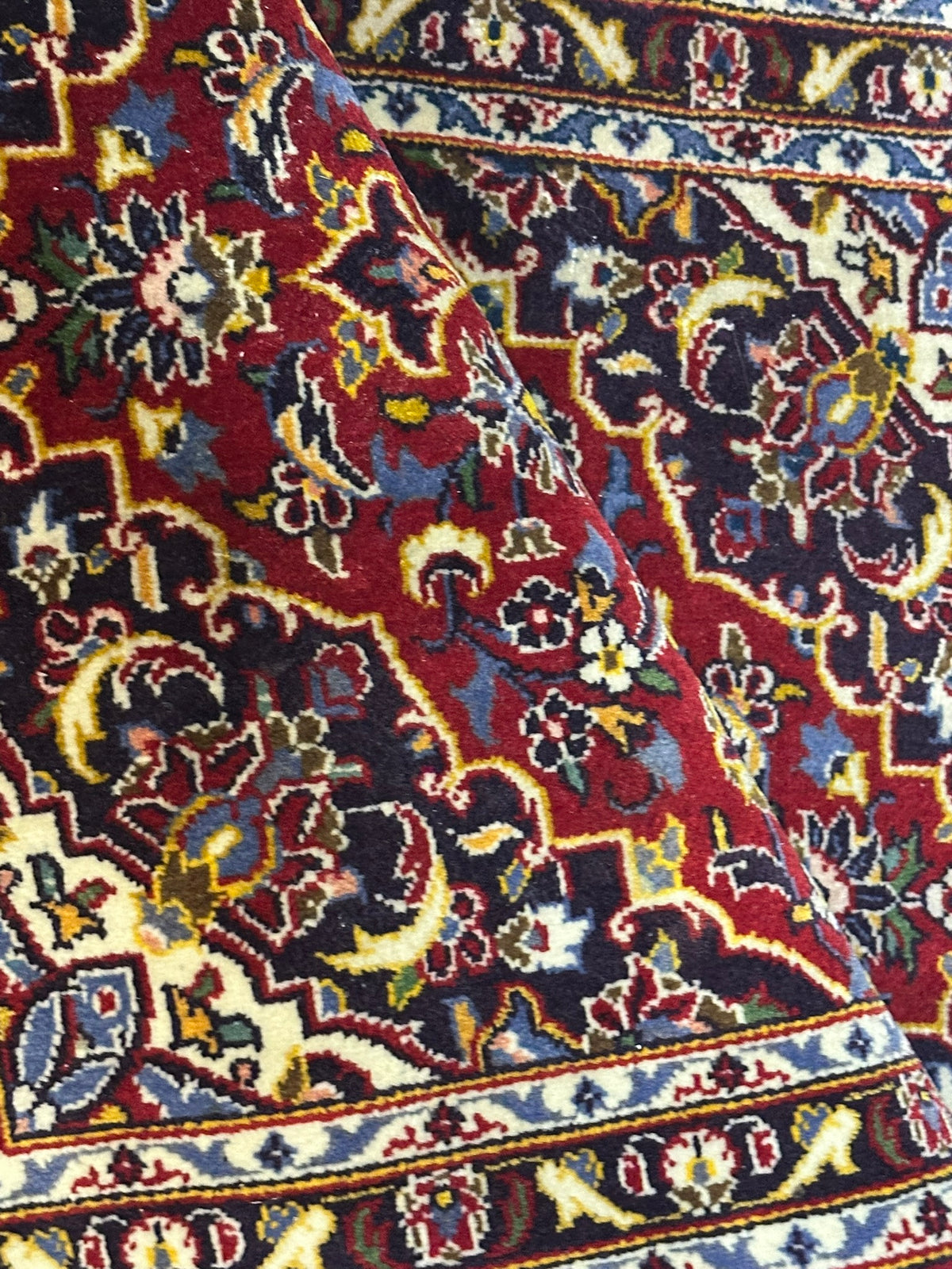 Orientteppich handgeknüpft Keschan signiert 97x96 cm