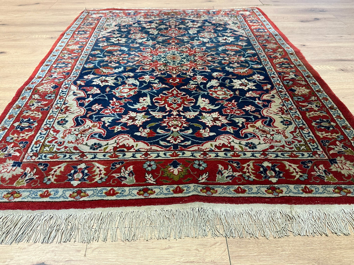Orientteppich handgeknüpft Isfahan Kork fein 143x105 cm