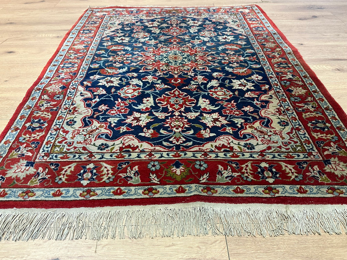 Orientteppich handgeknüpft Isfahan Kork fein 143x105 cm