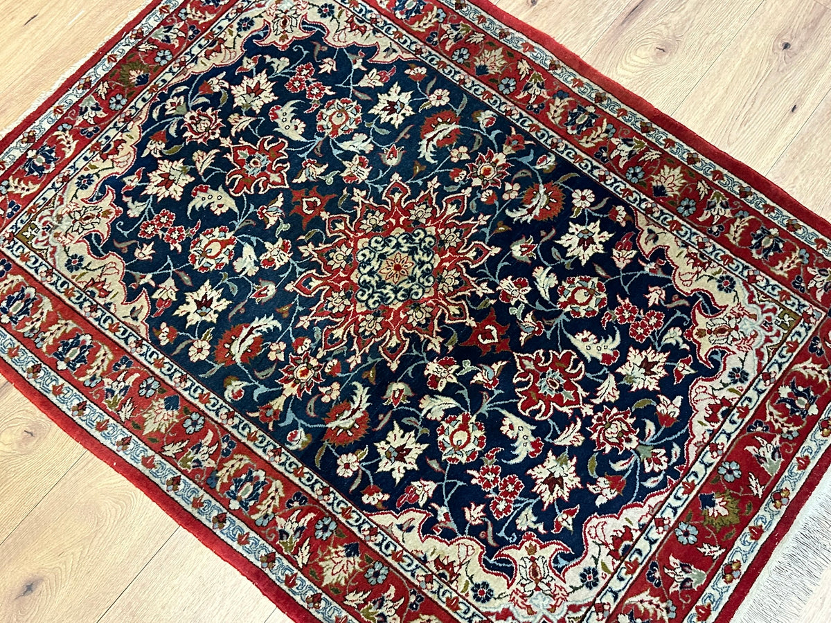 Orientteppich handgeknüpft Isfahan Kork fein 143x105 cm