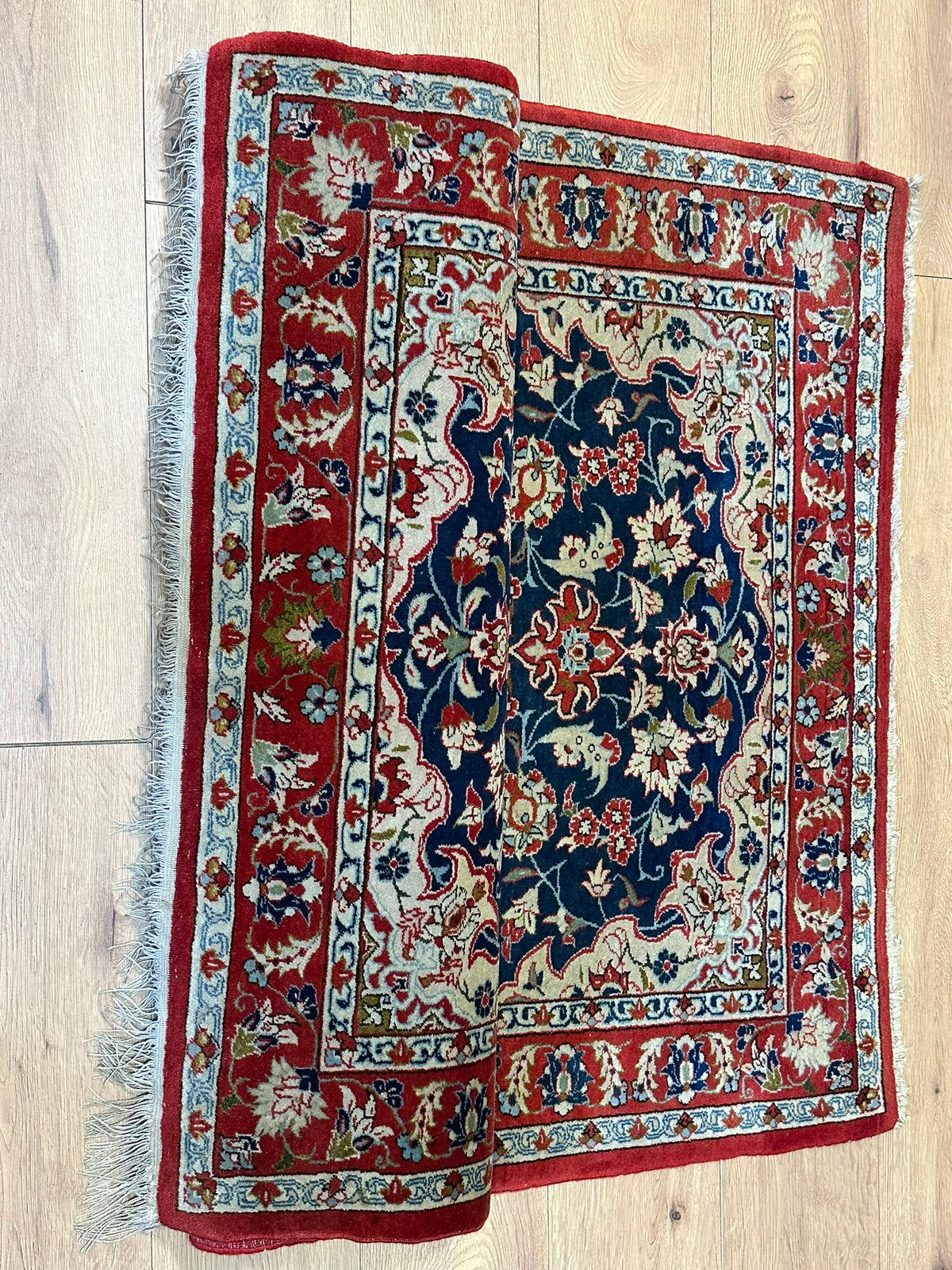 Orientteppich handgeknüpft Isfahan Kork fein 143x105 cm