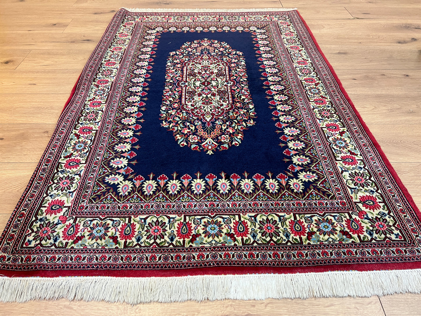 Handgeknüpfter Perser Orientteppich Ghom Medaillon Korkwolle 165x108 cm