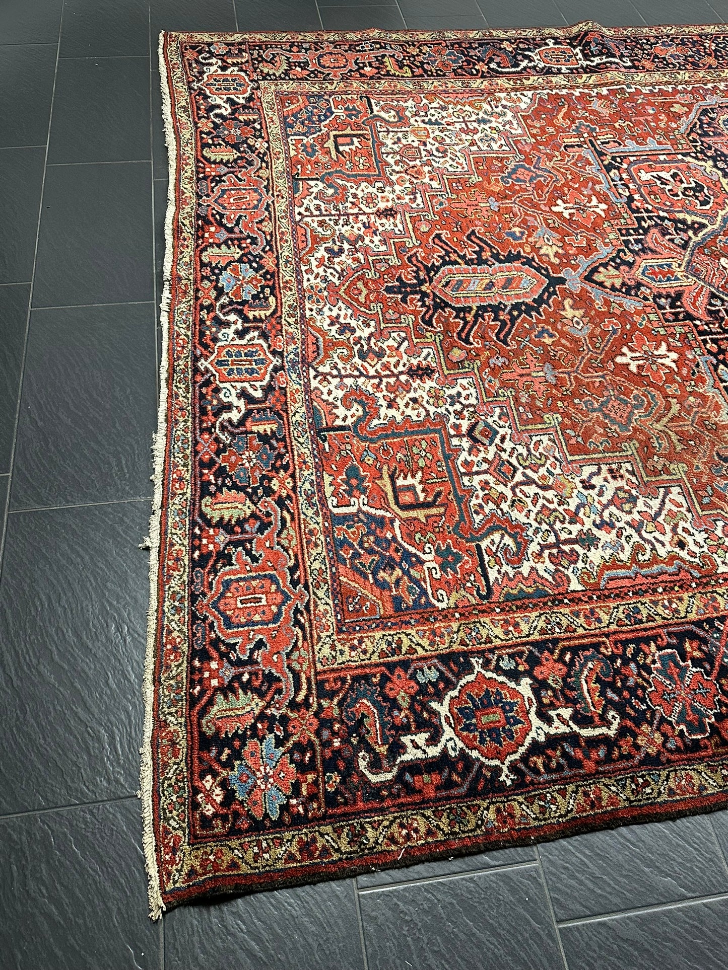 Orientteppich handgeknüpft Heriz selten naturfarben 370x270 cm