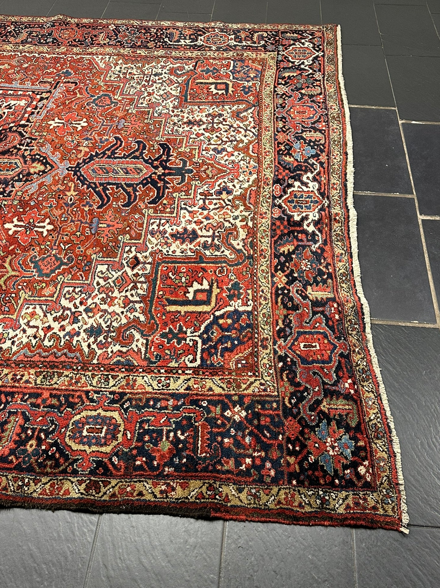 Orientteppich handgeknüpft Heriz selten naturfarben 370x270 cm