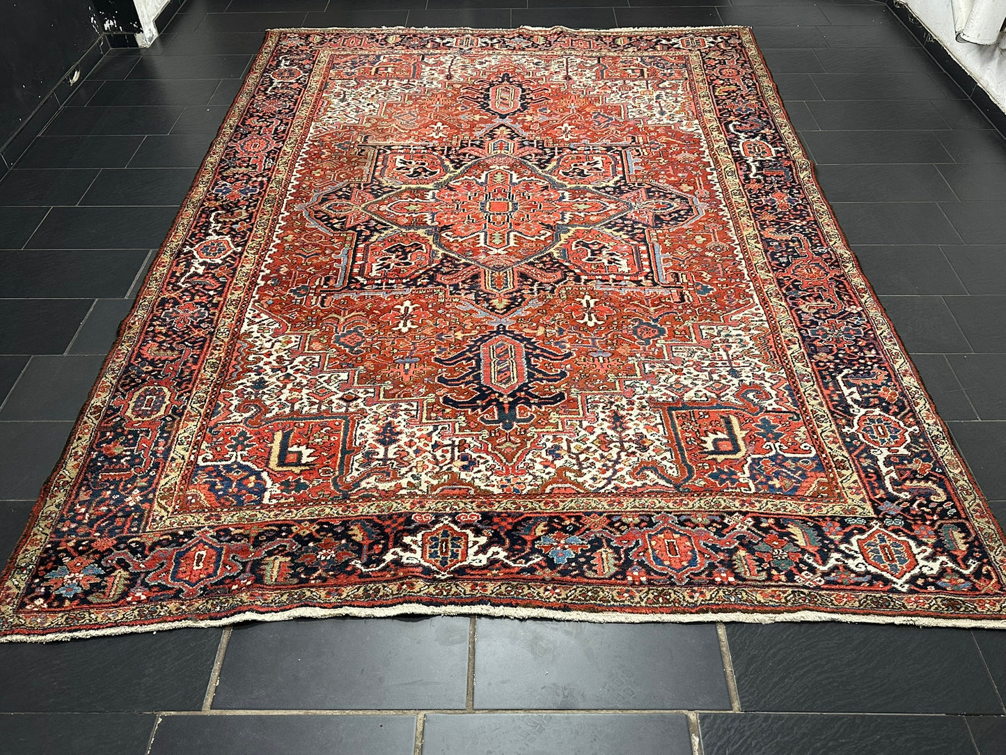 Orientteppich handgeknüpft Heriz selten naturfarben 370x270 cm