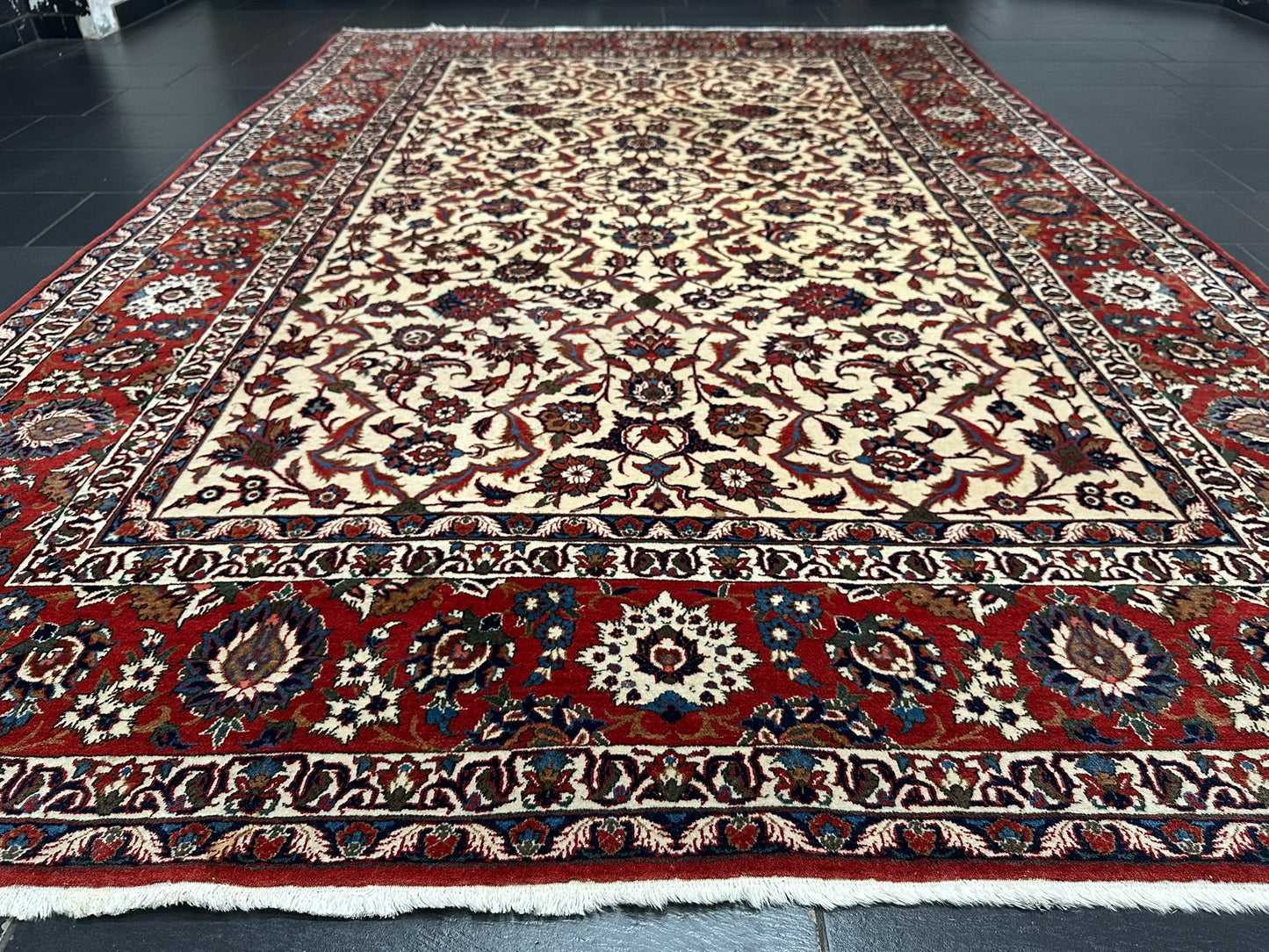 Semi AntikOrientteppich handgeknüpft Isfahan naturfarben 400x275 cm