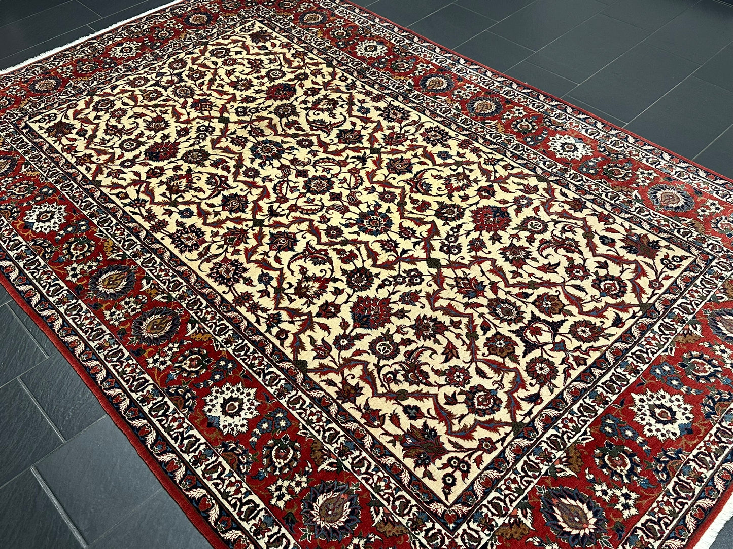 Semi AntikOrientteppich handgeknüpft Isfahan naturfarben 400x275 cm