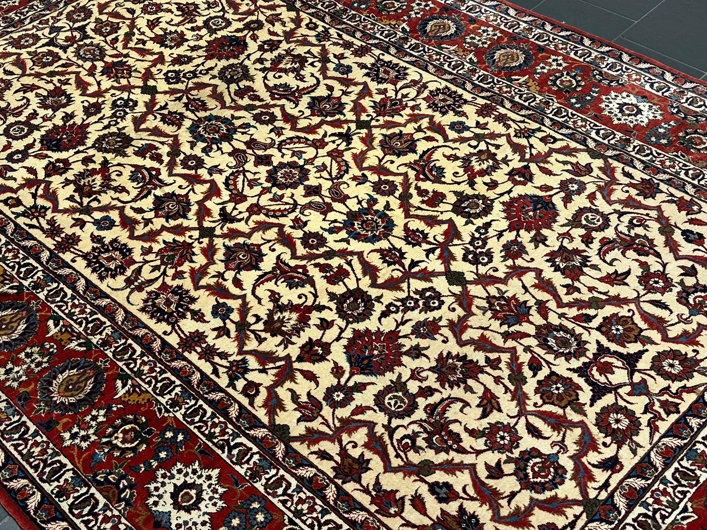 Semi AntikOrientteppich handgeknüpft Isfahan naturfarben 400x275 cm