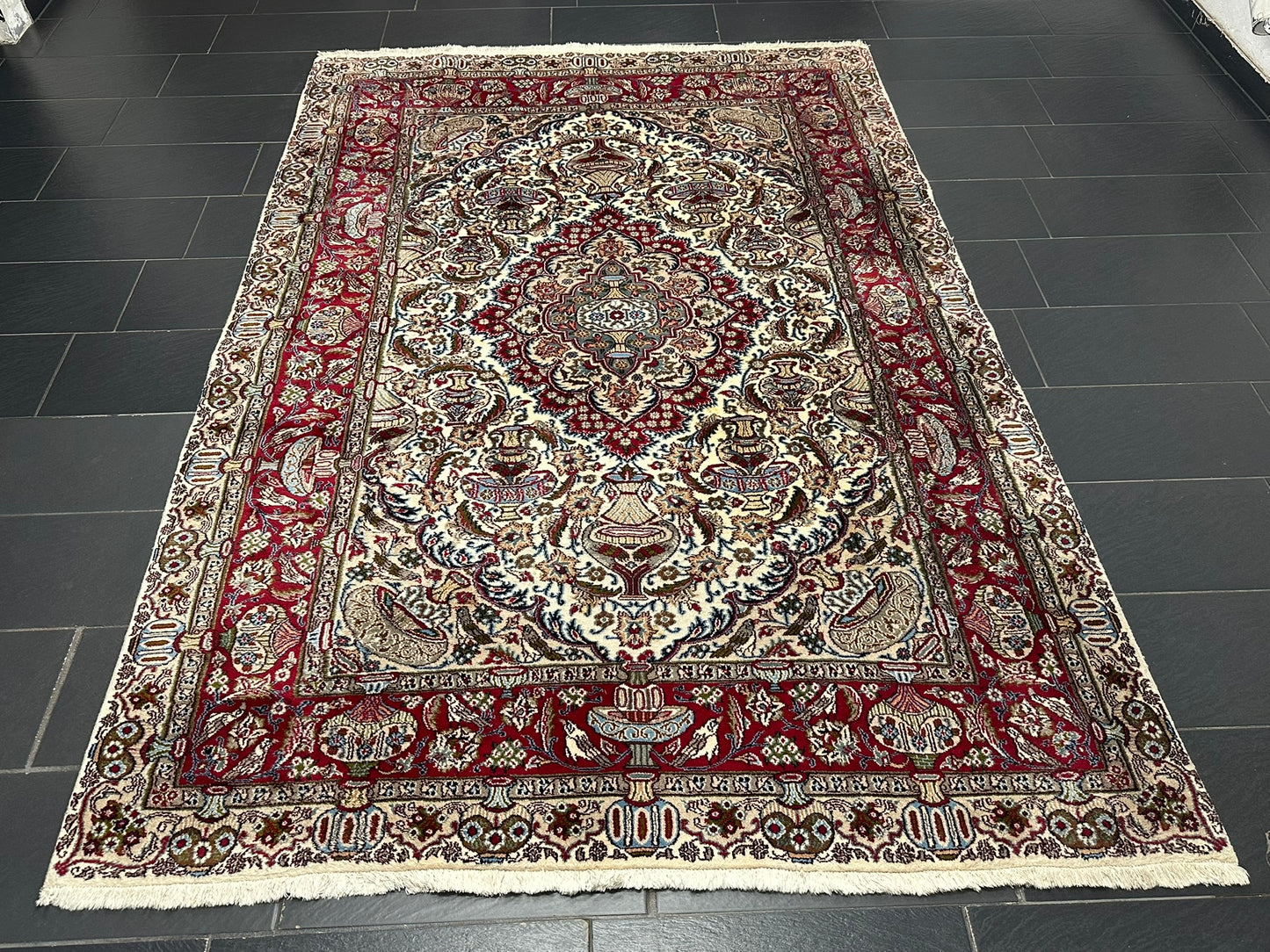 Orientteppich handgeknüpft Bilder vasen Kaschmar 290x200 cm