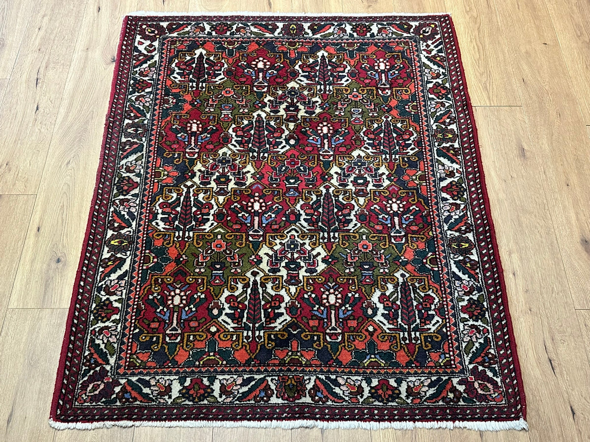 Orientteppich handgeknüpft Bachtiar Feldermotiv Naturfarben 150x118 cm