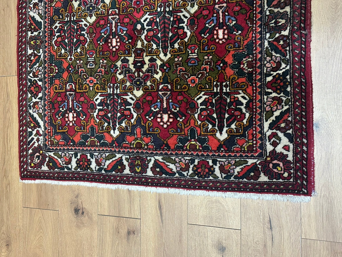 Orientteppich handgeknüpft Bachtiar Feldermotiv Naturfarben 150x118 cm
