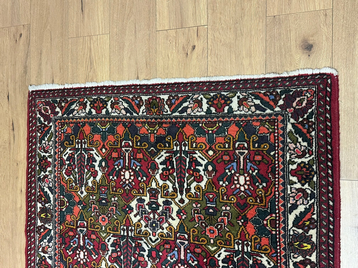 Orientteppich handgeknüpft Bachtiar Feldermotiv Naturfarben 150x118 cm