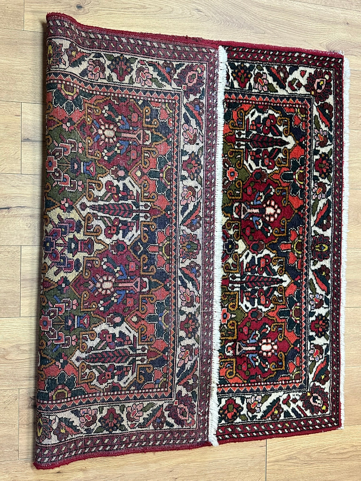 Orientteppich handgeknüpft Bachtiar Feldermotiv Naturfarben 150x118 cm