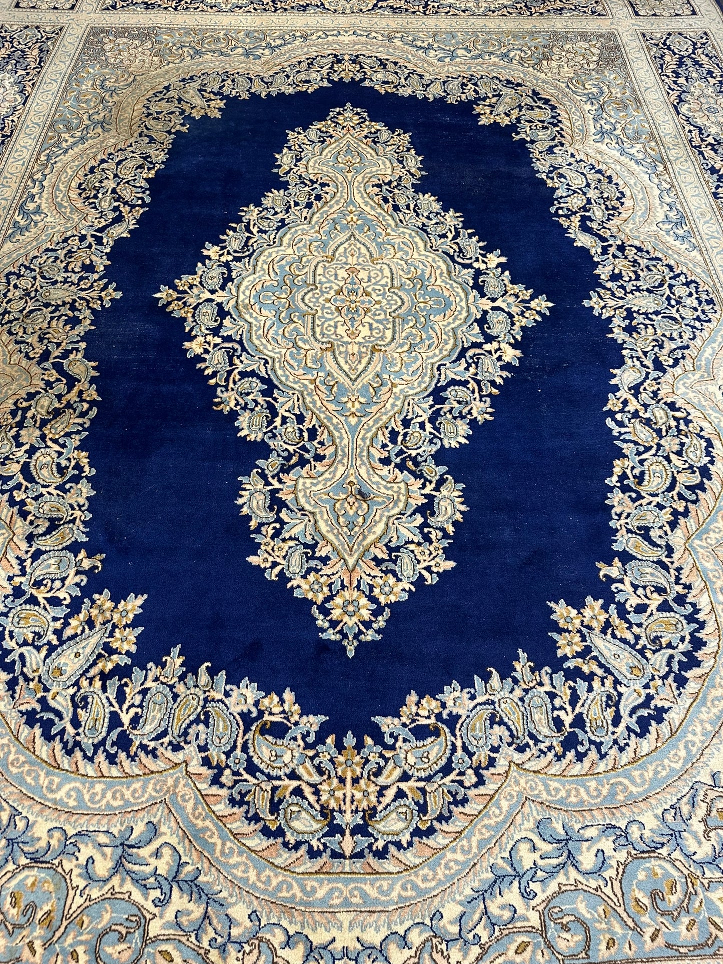Orientteppich handgeknüpft Kirman Laver Spiegel Medaillon 383x278 cm