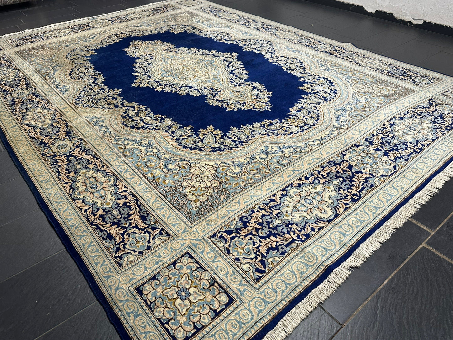 Orientteppich handgeknüpft Kirman Laver Spiegel Medaillon 383x278 cm