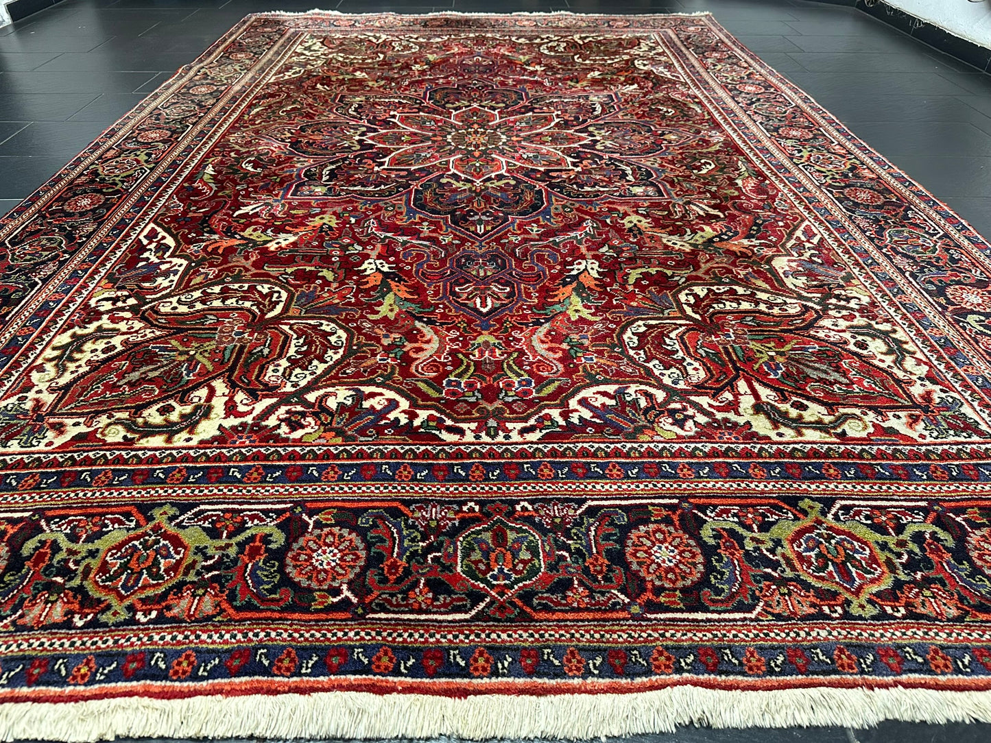 Semi Antik Orientteppich handgeknüpft Heriz Naturfarben 360x240 cm