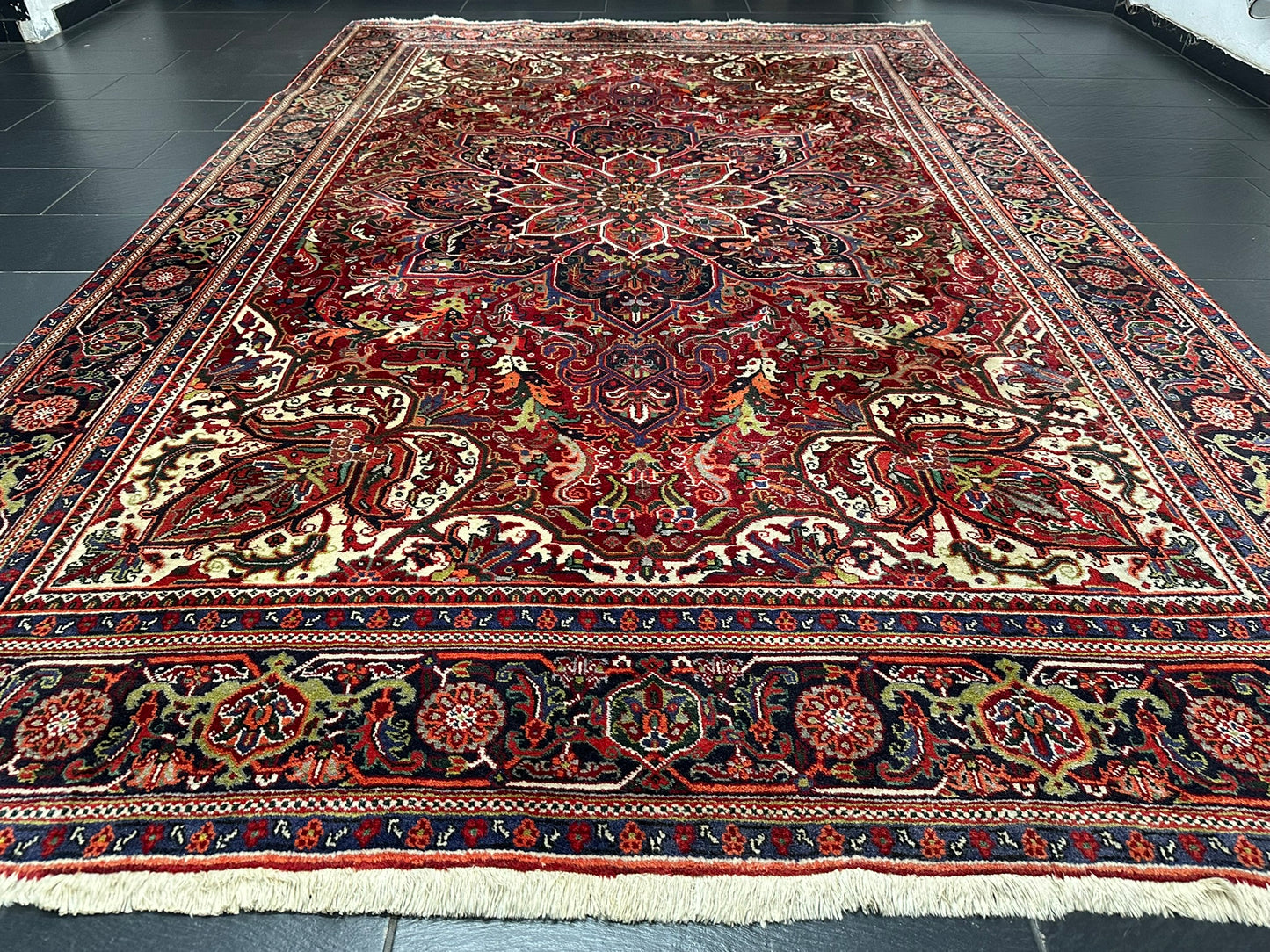 Semi Antik Orientteppich handgeknüpft Heriz Naturfarben 360x240 cm
