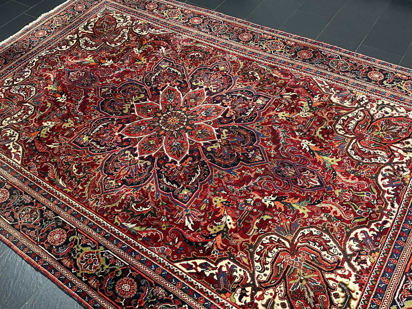Semi Antik Orientteppich handgeknüpft Heriz Naturfarben 360x240 cm