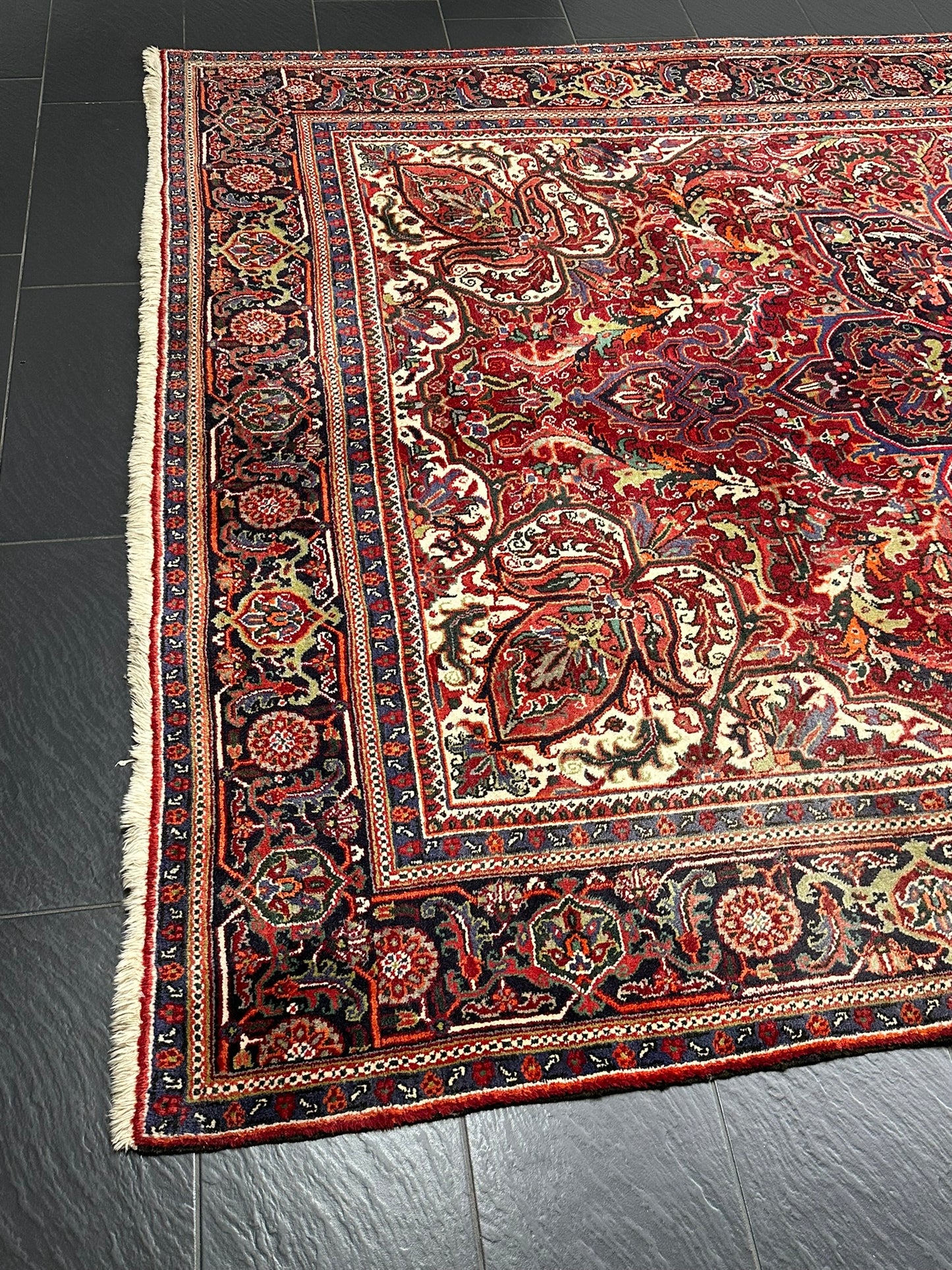 Semi Antik Orientteppich handgeknüpft Heriz Naturfarben 360x240 cm