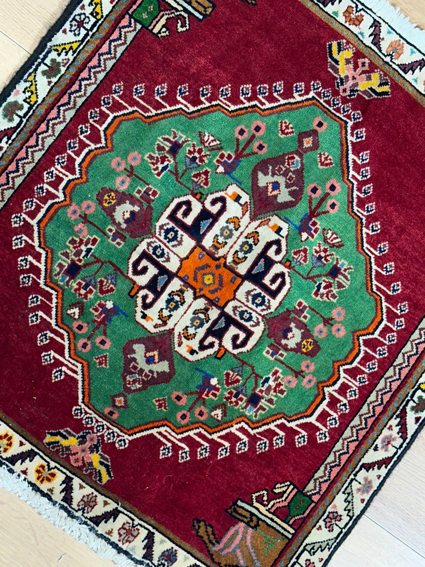 Orientteppich handgeknüpft Gaschgai 67x60 cm
