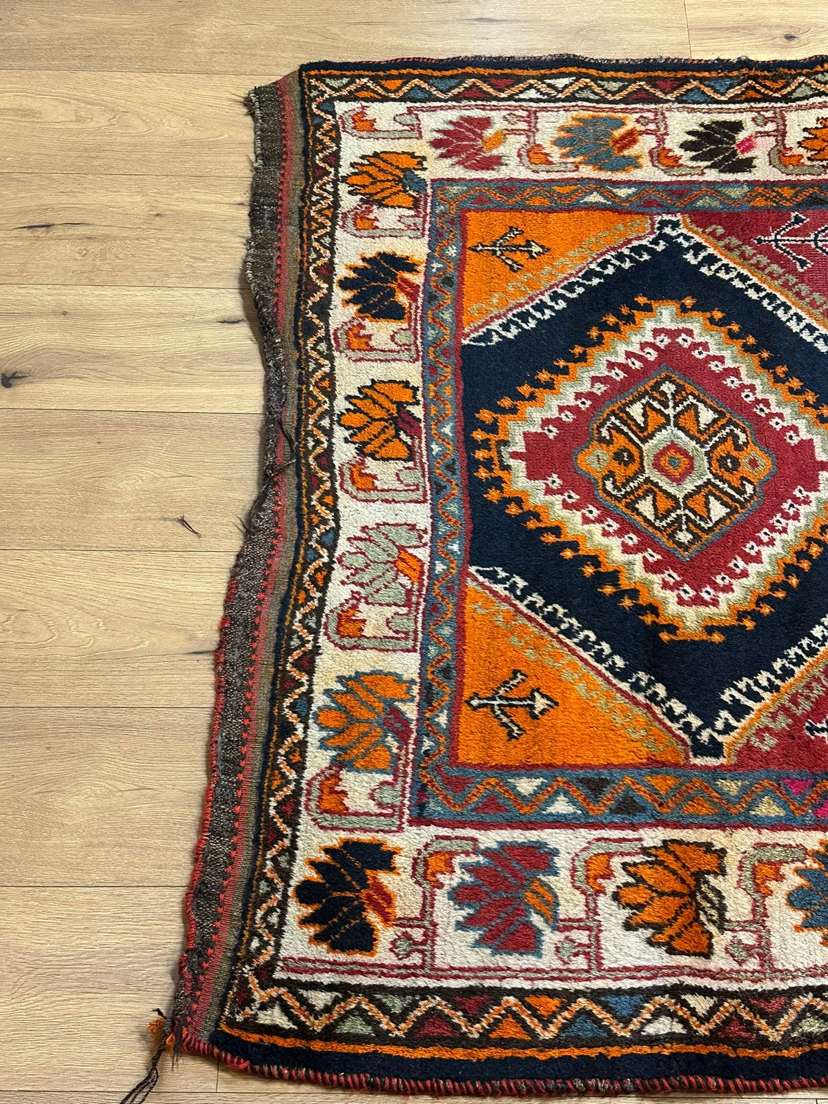 Antiker Orientteppich handgeknüpft Bachtiar  Naturfarben 200x136 cm